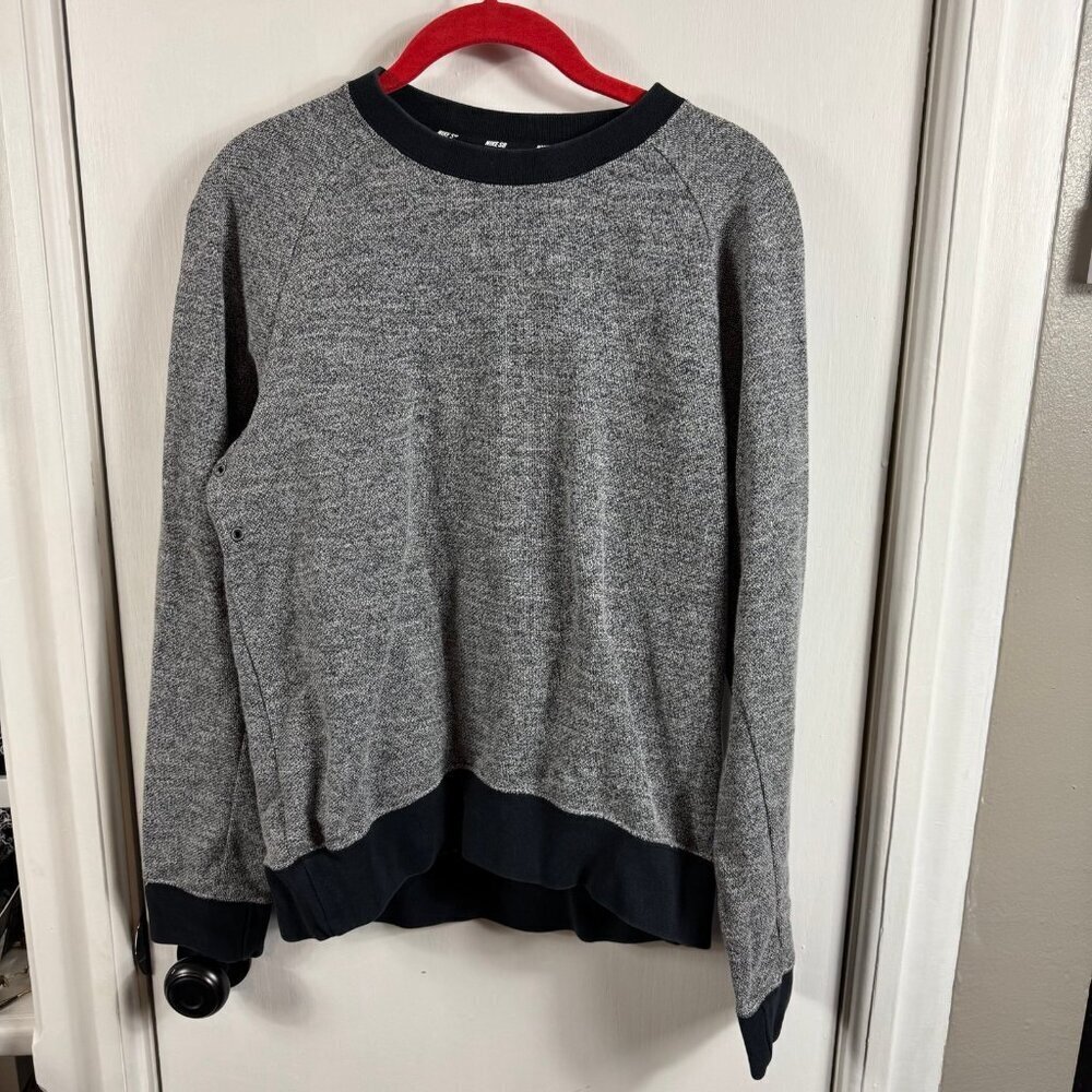 Nike SB skateboarding knit pullover long sleeve.  Black and gray.